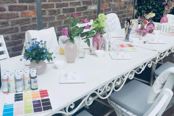 Mobile pottery art café
